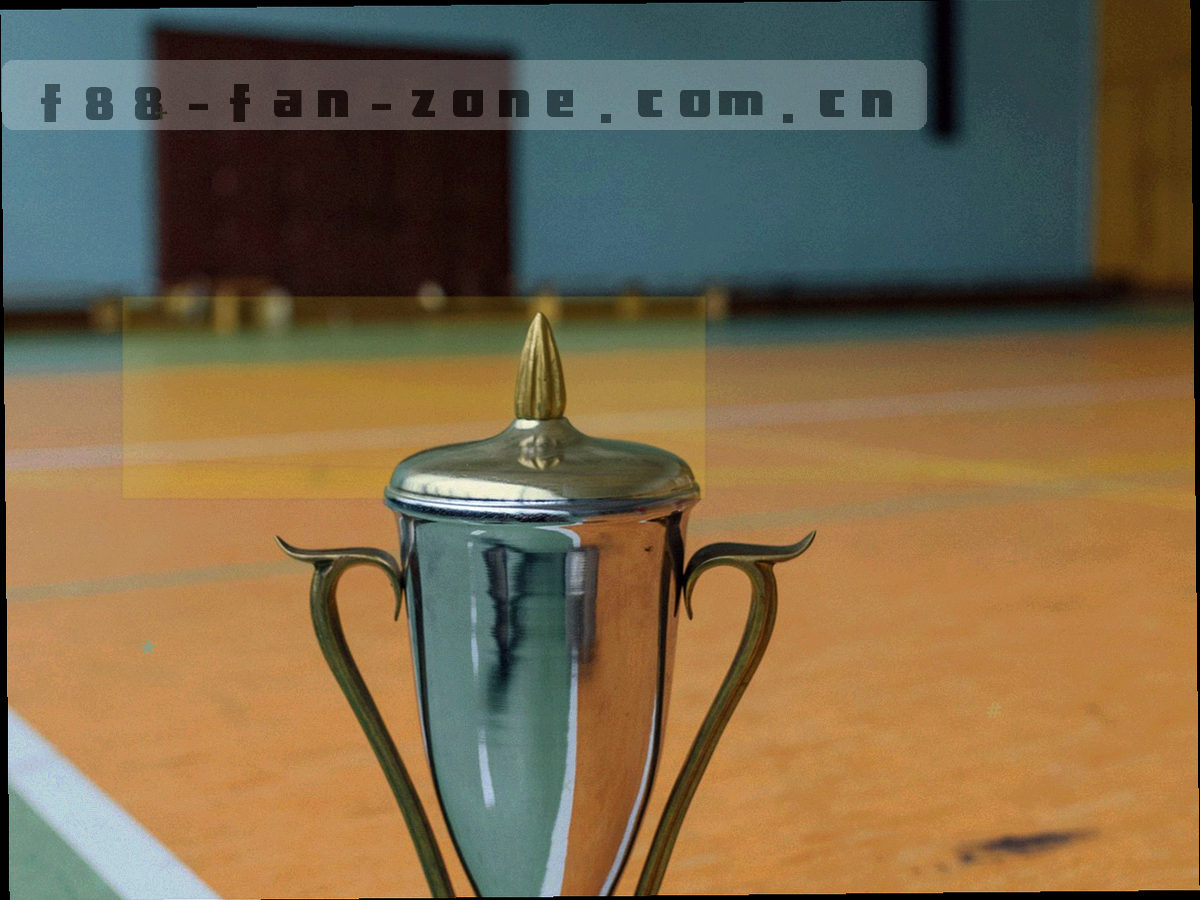 叠放成册的印刷品边缘与纸张侧影微距